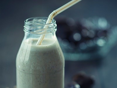 Date and Pine Nut Smoothie
