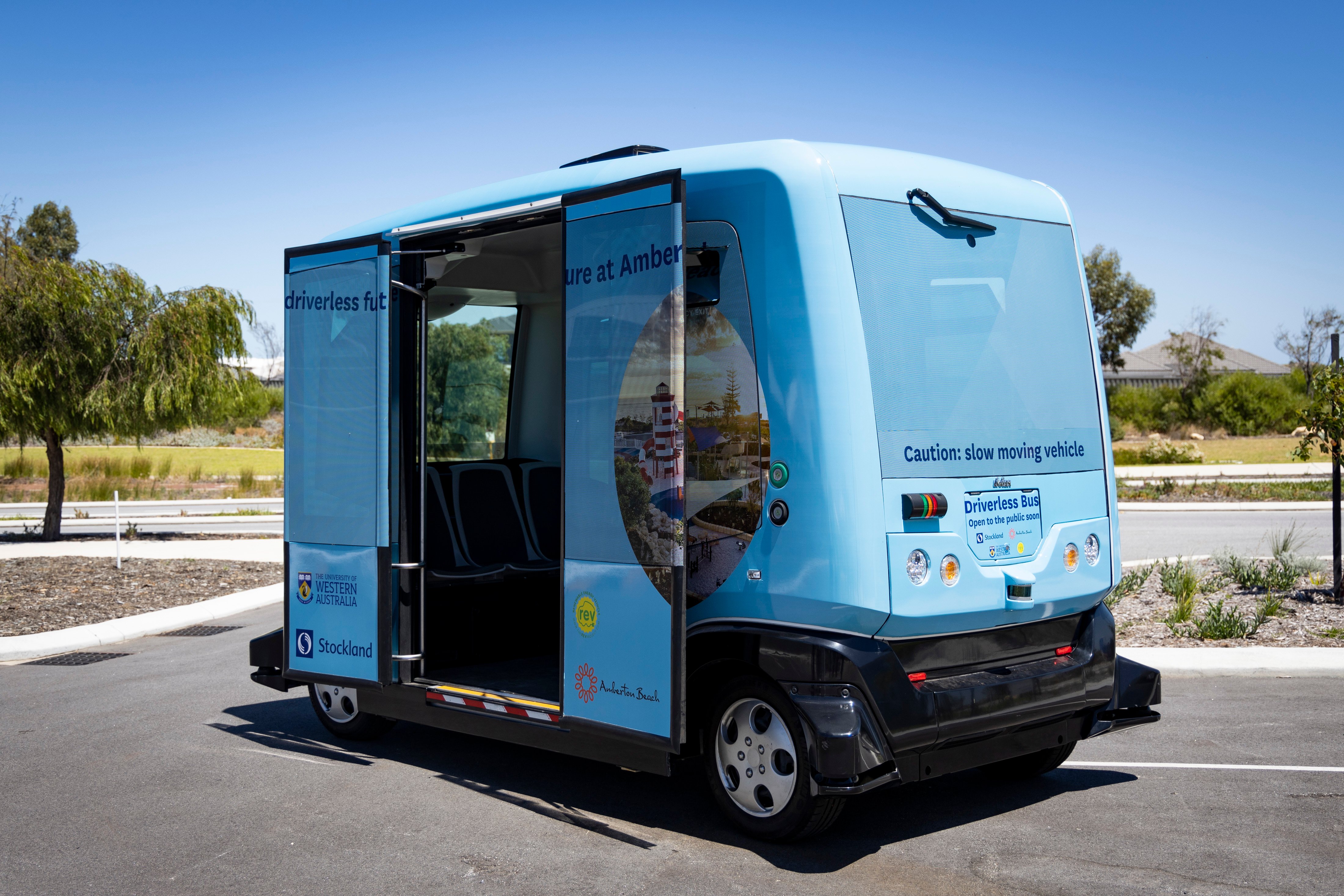 Stockland has partnered with The University of Western Australia (UWA) to deliver Perth’s first locally developed driverless bus to the Amberton Beach community in the northern suburb of Eglinton.
