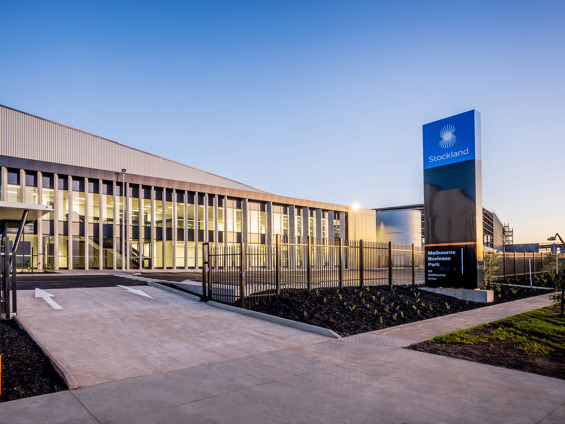 90 Melbourne Dr front street building view