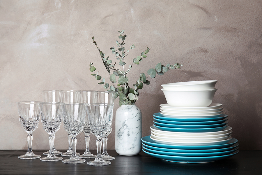 Always choose neutral dinnerwear when gifting