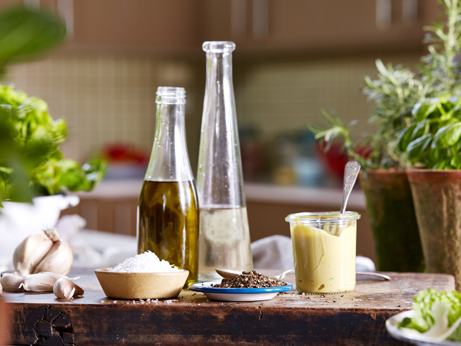 How_to_make_salad_dressing_Stockland_Jamies_Ministry_of_food1.jpg