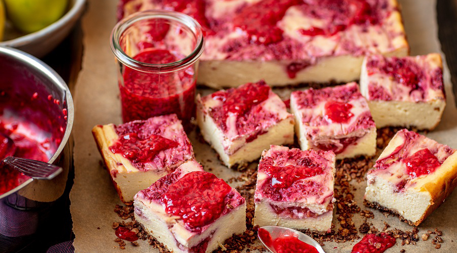 New York Cheesecake with Raspberries