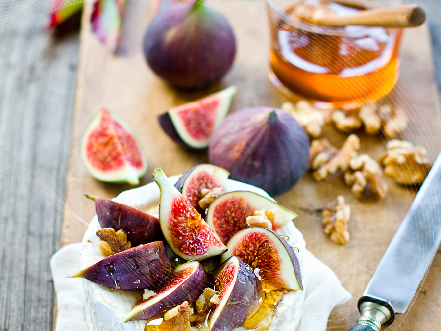 Camembert with honey figs and walnuts